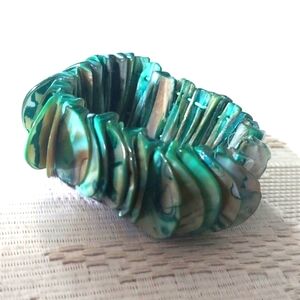 Vtg 80s Green Abolone Shell Stretch Bracelet